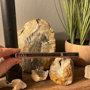 Idole Ultra-Precise Felt Tip Waterproof Liquid Eyeliner